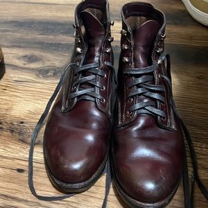Wolverine 1000 mile boots size 12D. Boots in excellent condition.